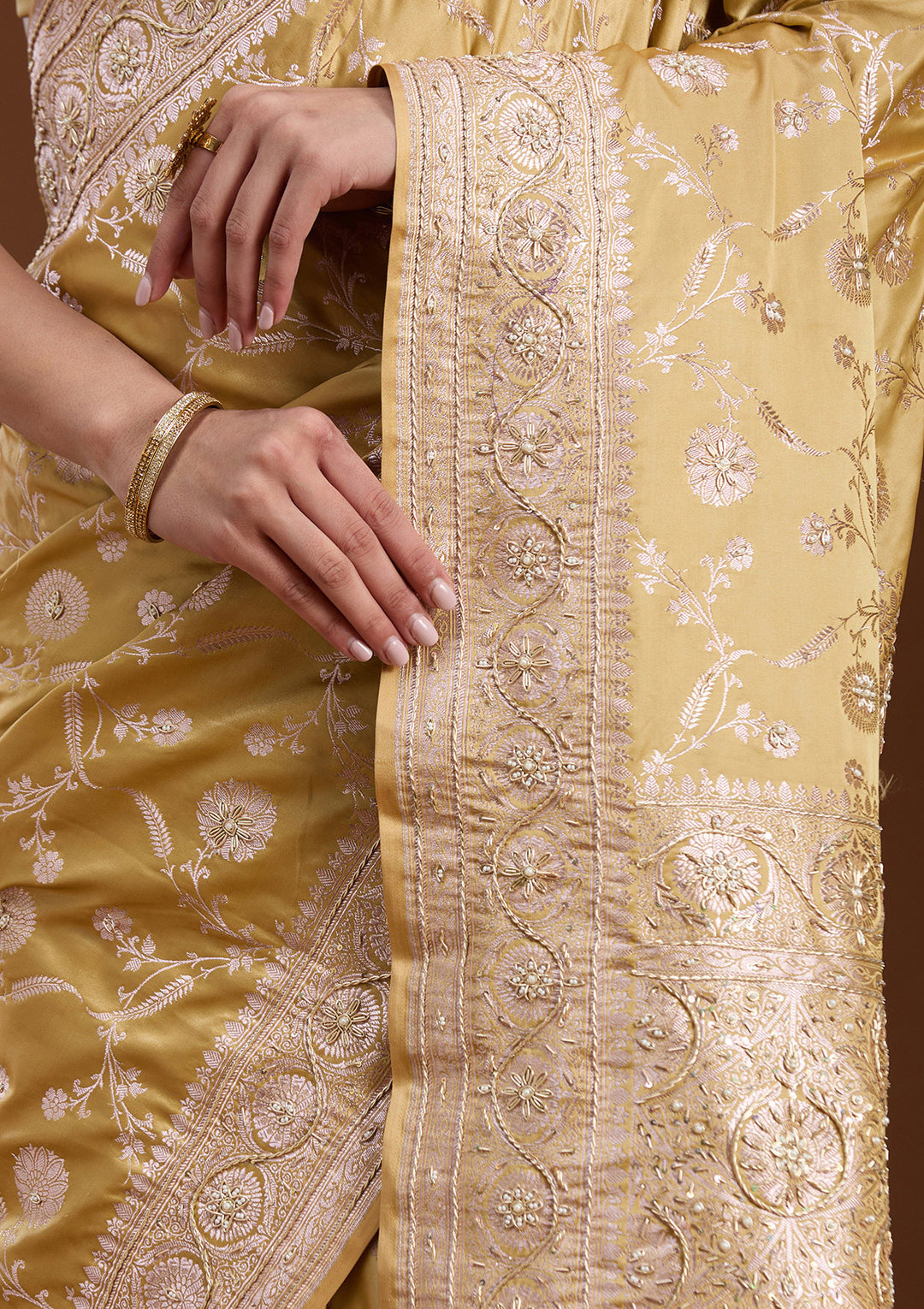 Mehendi Silk Jaal Gold Zardozi Saree With Matching Blouse Piece