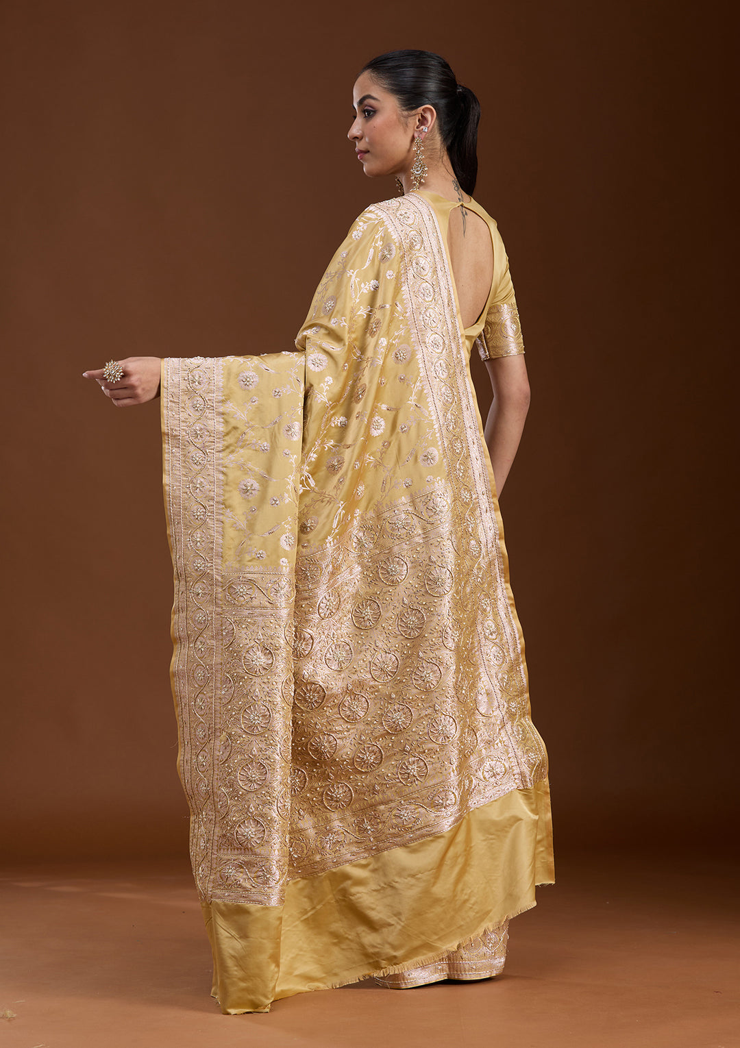 Mehendi Silk Jaal Gold Zardozi Saree With Matching Blouse Piece