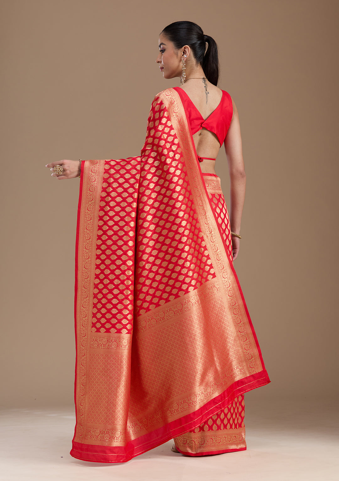 Red Silk Jaal Zariwork Saree With Matching Blouse Piece