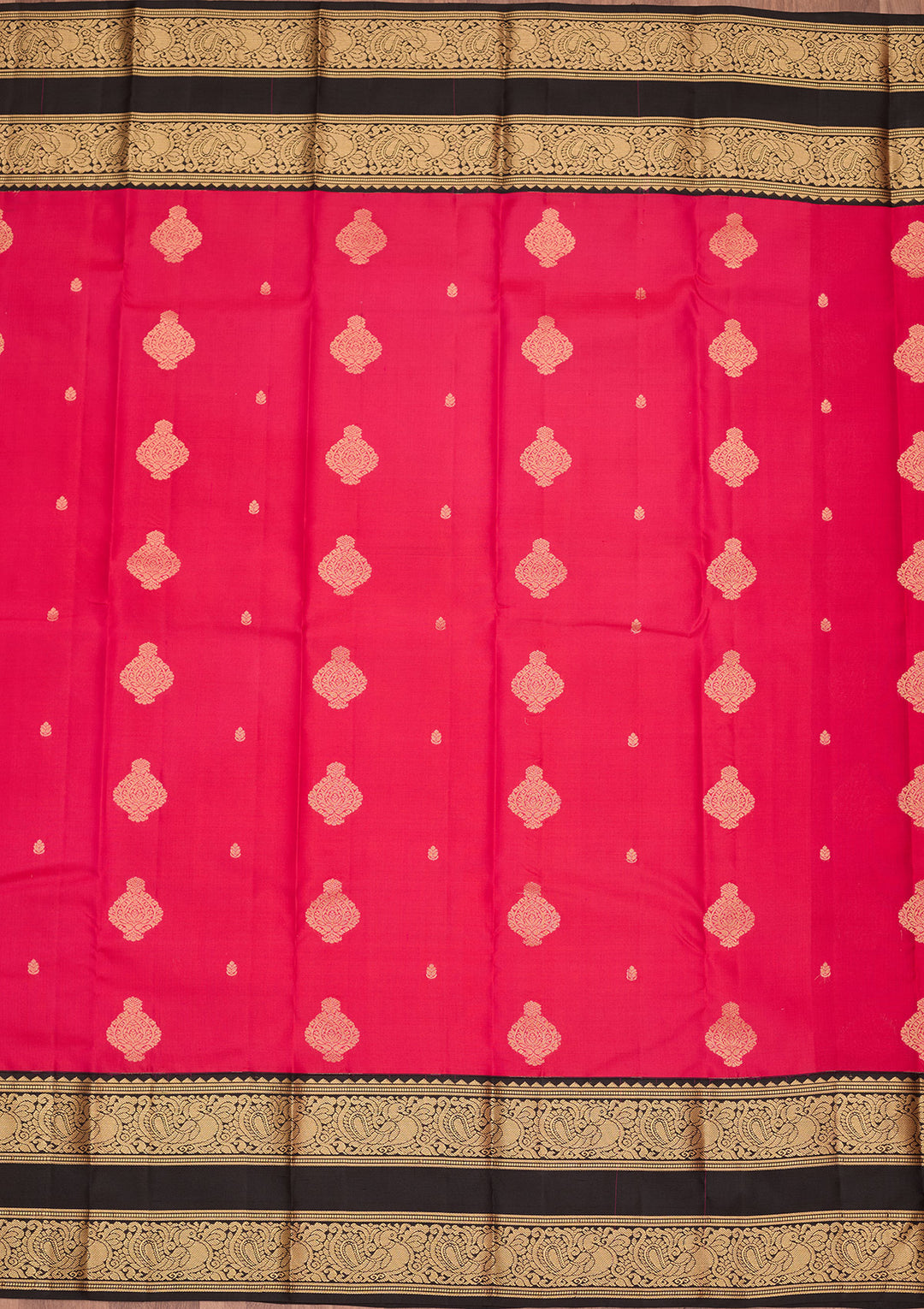 Pink Silk Buti Saree With Matching Blouse Piece