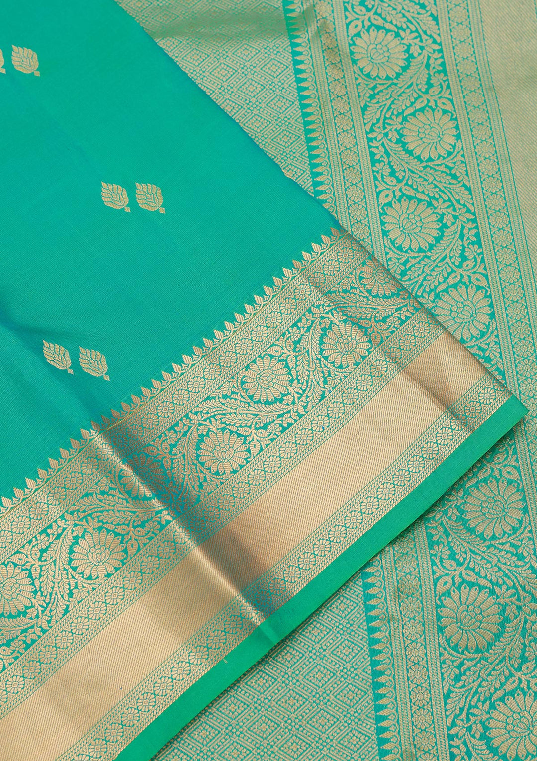 Sea Green Silk Buti Saree With Matching Blouse Piece