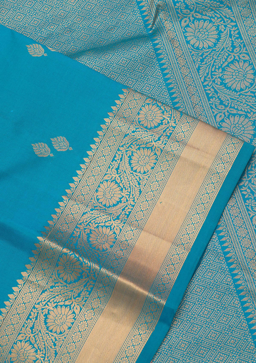 Turquoise Blue Silk Buti Zariwork Saree With Matching Blouse Piece