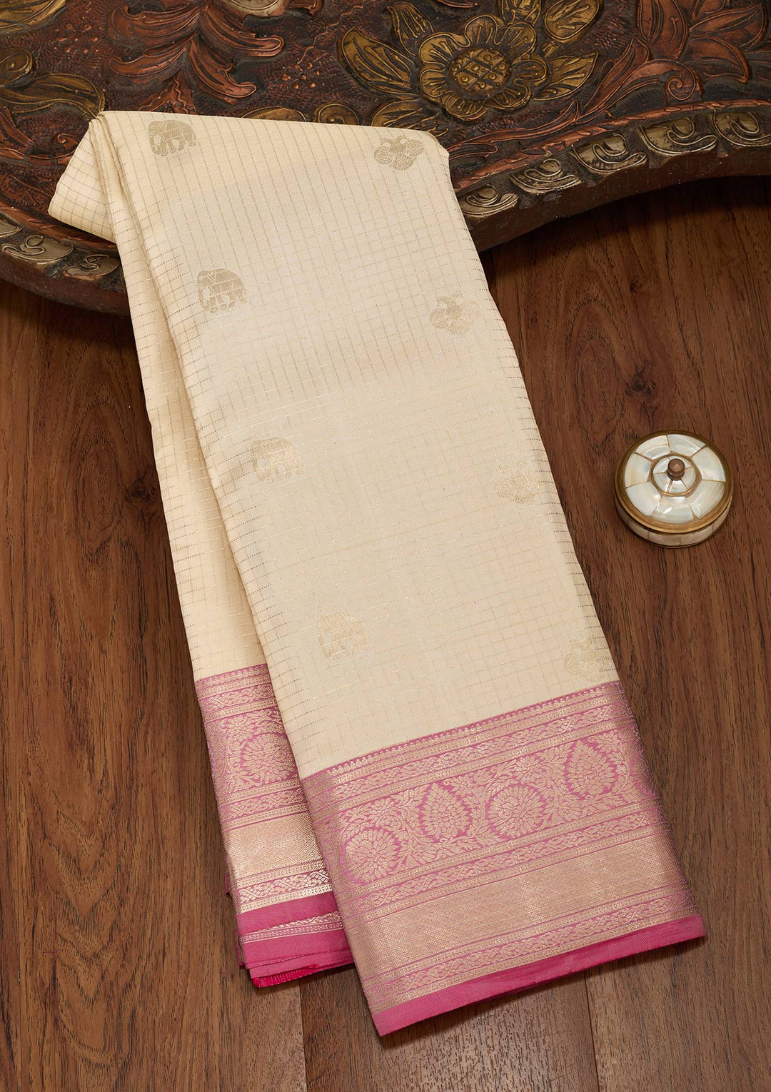 Off White Silk Buti Saree With Matching Blouse Piece