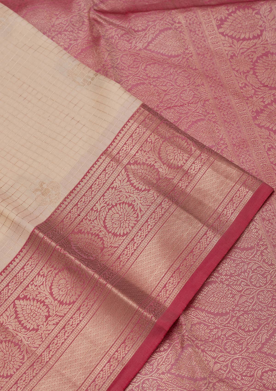 Off White Silk Buti Saree With Matching Blouse Piece