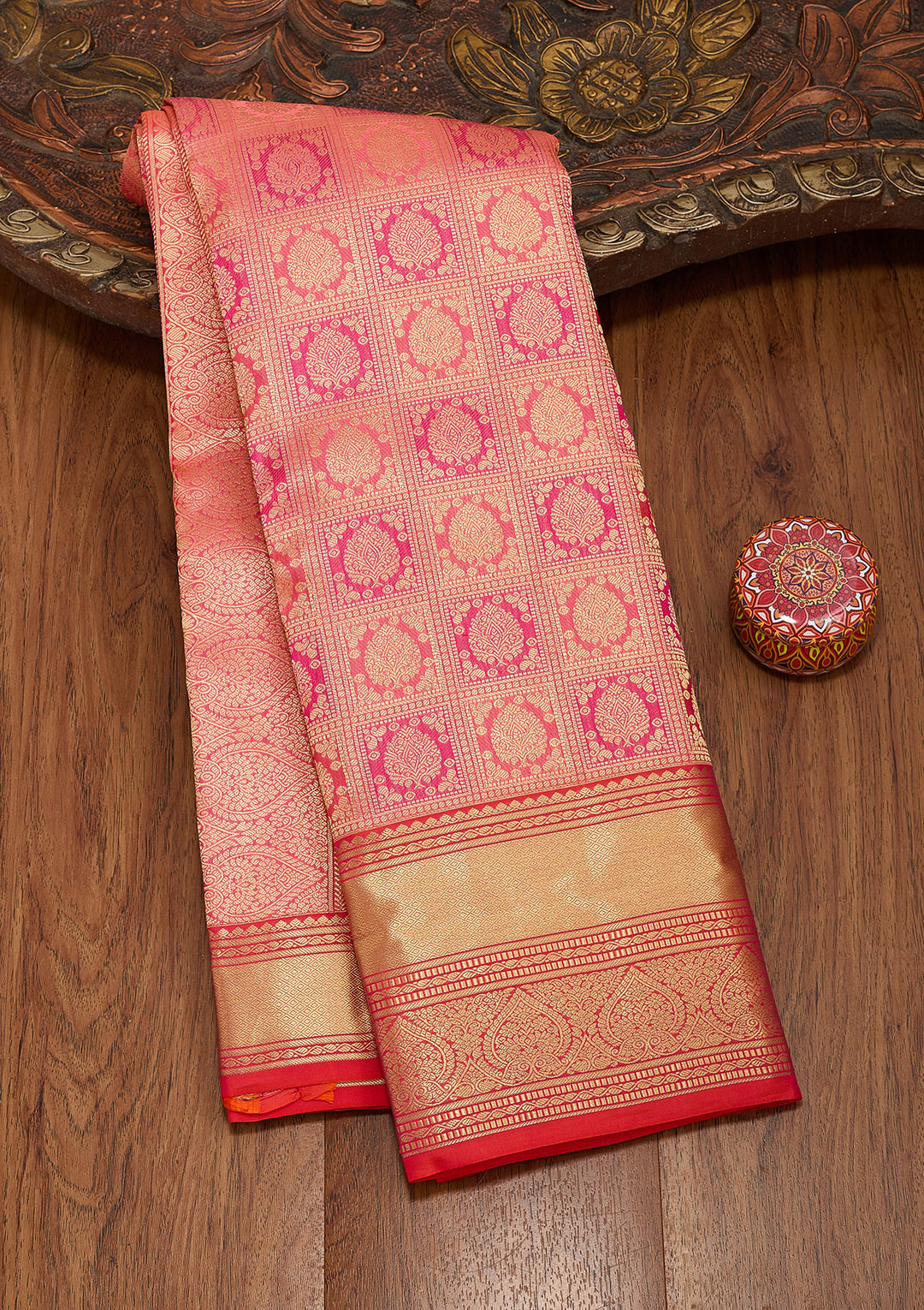 Onion Pink Silk Checks Saree With Matching Blouse Piece