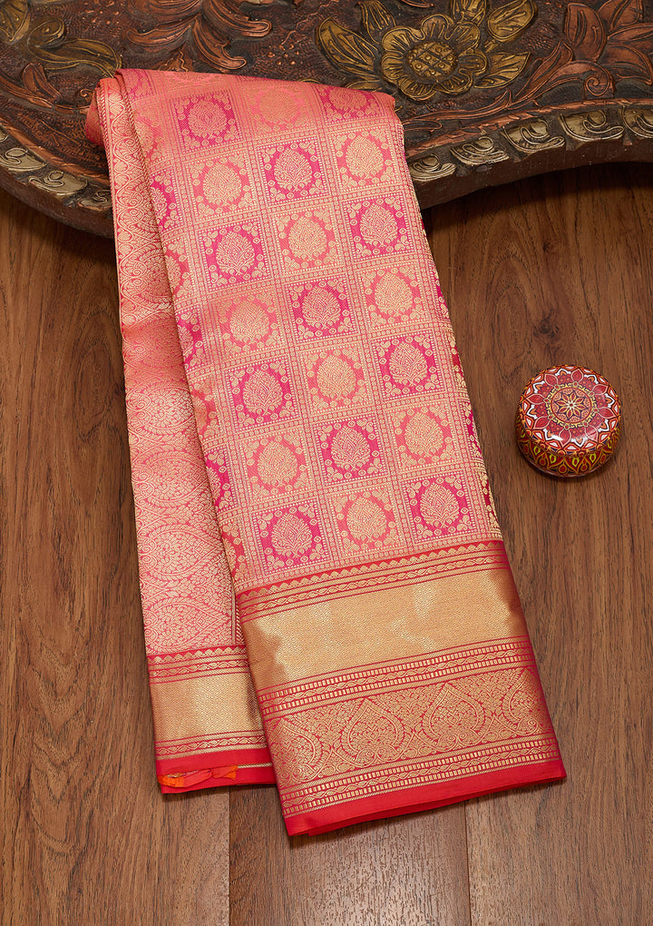 Onion Pink Silk Checks Saree With Matching Blouse Piece
