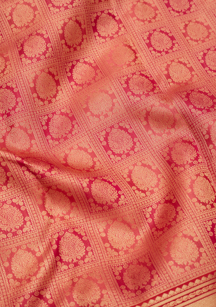 Onion Pink Silk Checks Saree With Matching Blouse Piece