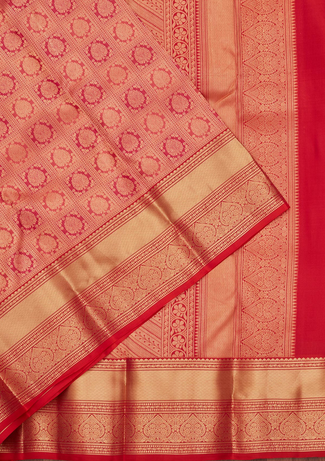 Onion Pink Silk Checks Saree With Matching Blouse Piece
