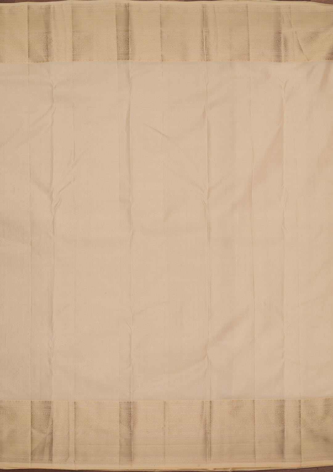 Cream Pure Silk Jaal Zariwork Saree With Matching Blouse Piece