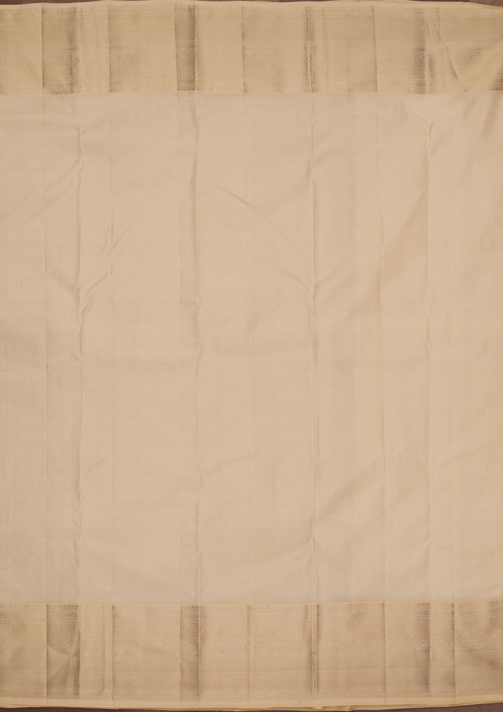 Cream Pure Silk Jaal Zariwork Saree With Matching Blouse Piece