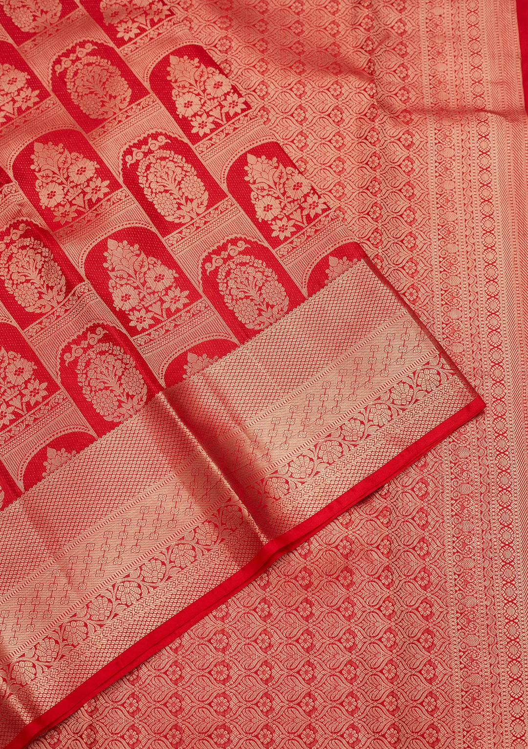 Red Pure Silk Jaal Zariwork Saree With Matching Blouse Piece