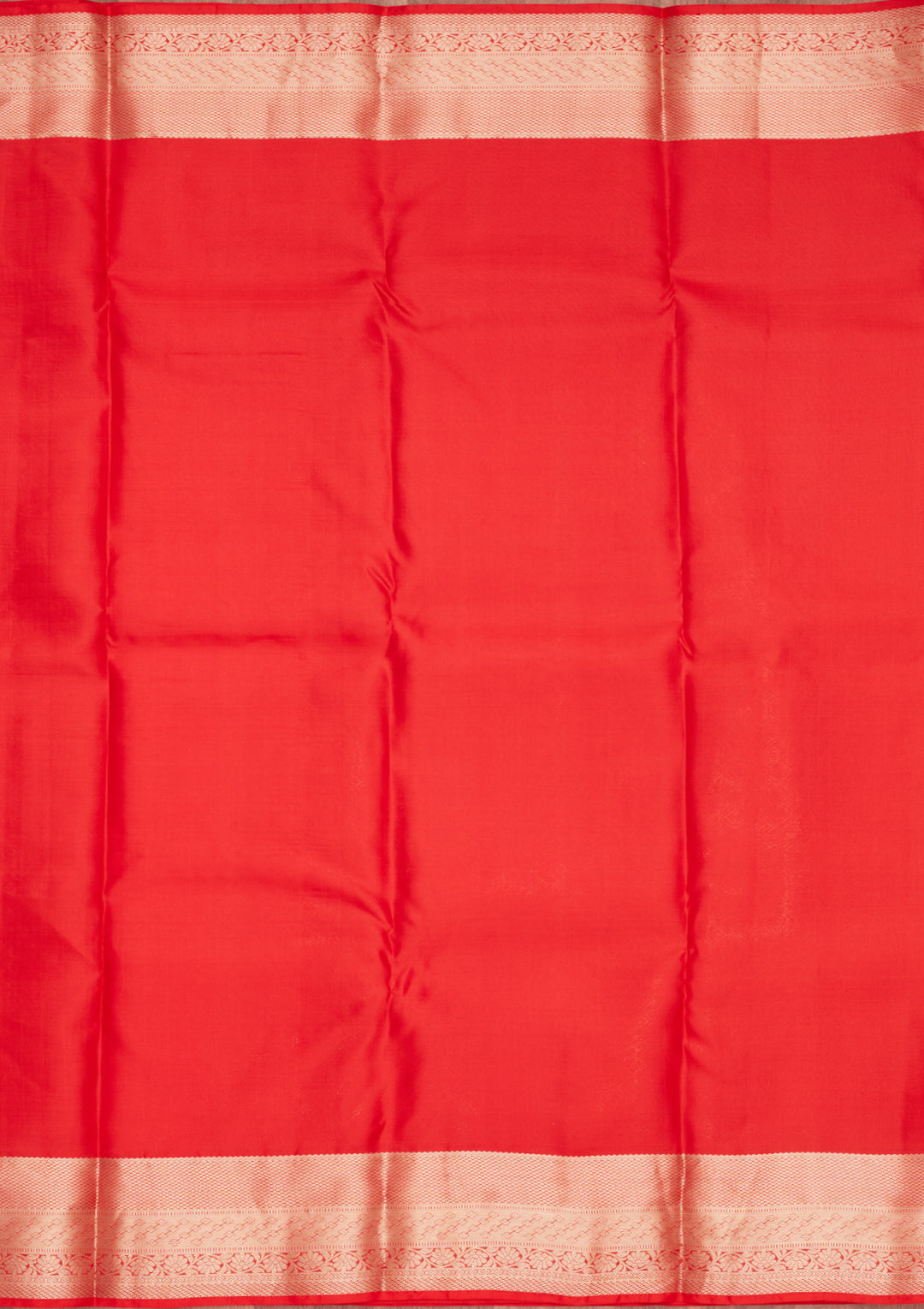 Red Pure Silk Jaal Zariwork Saree With Matching Blouse Piece