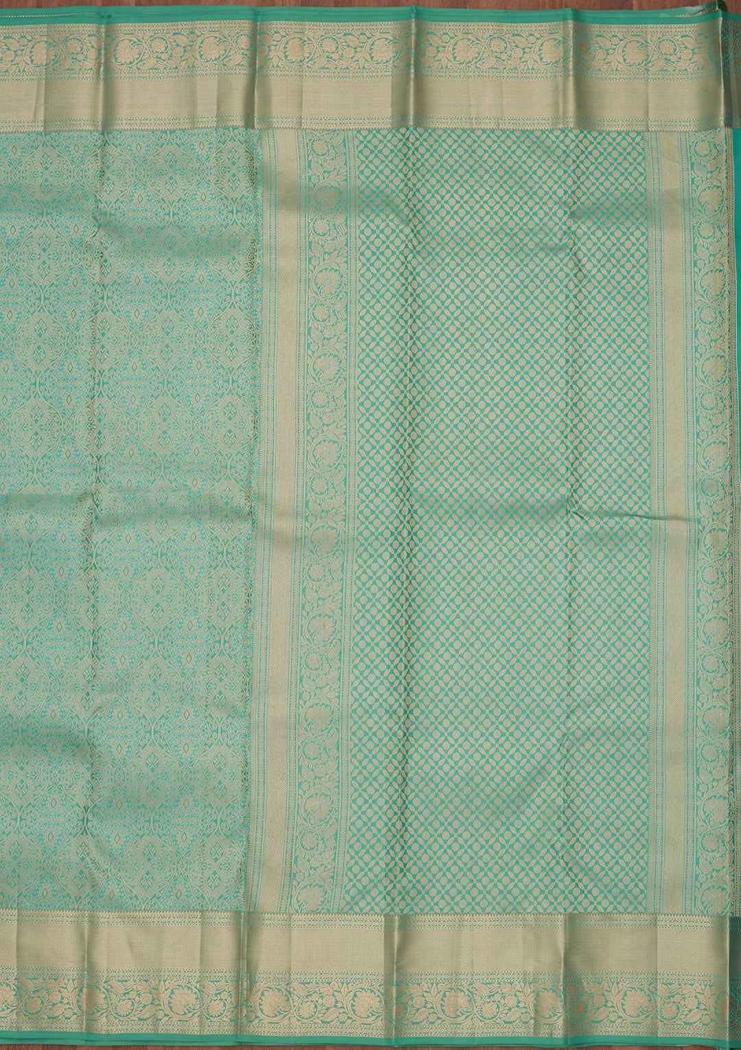 Sea Green Pure Silk Jaal Zariwork Saree With Matching Blouse Piece