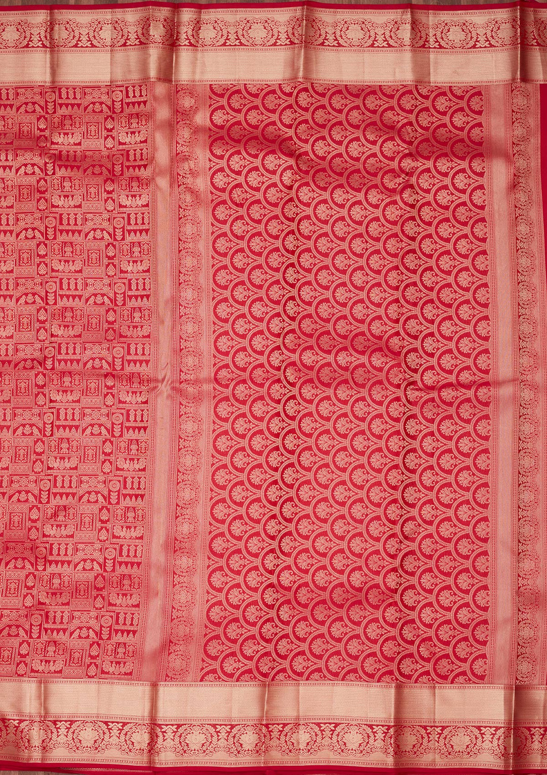 Maroon Pure Silk Jaal Gold Zariwork Saree With Matching Blouse Piece