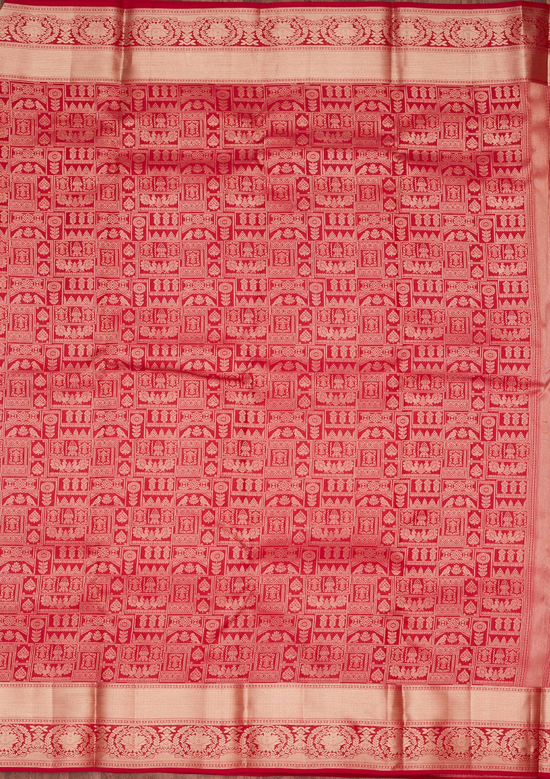 Maroon Pure Silk Jaal Gold Zariwork Saree With Matching Blouse Piece