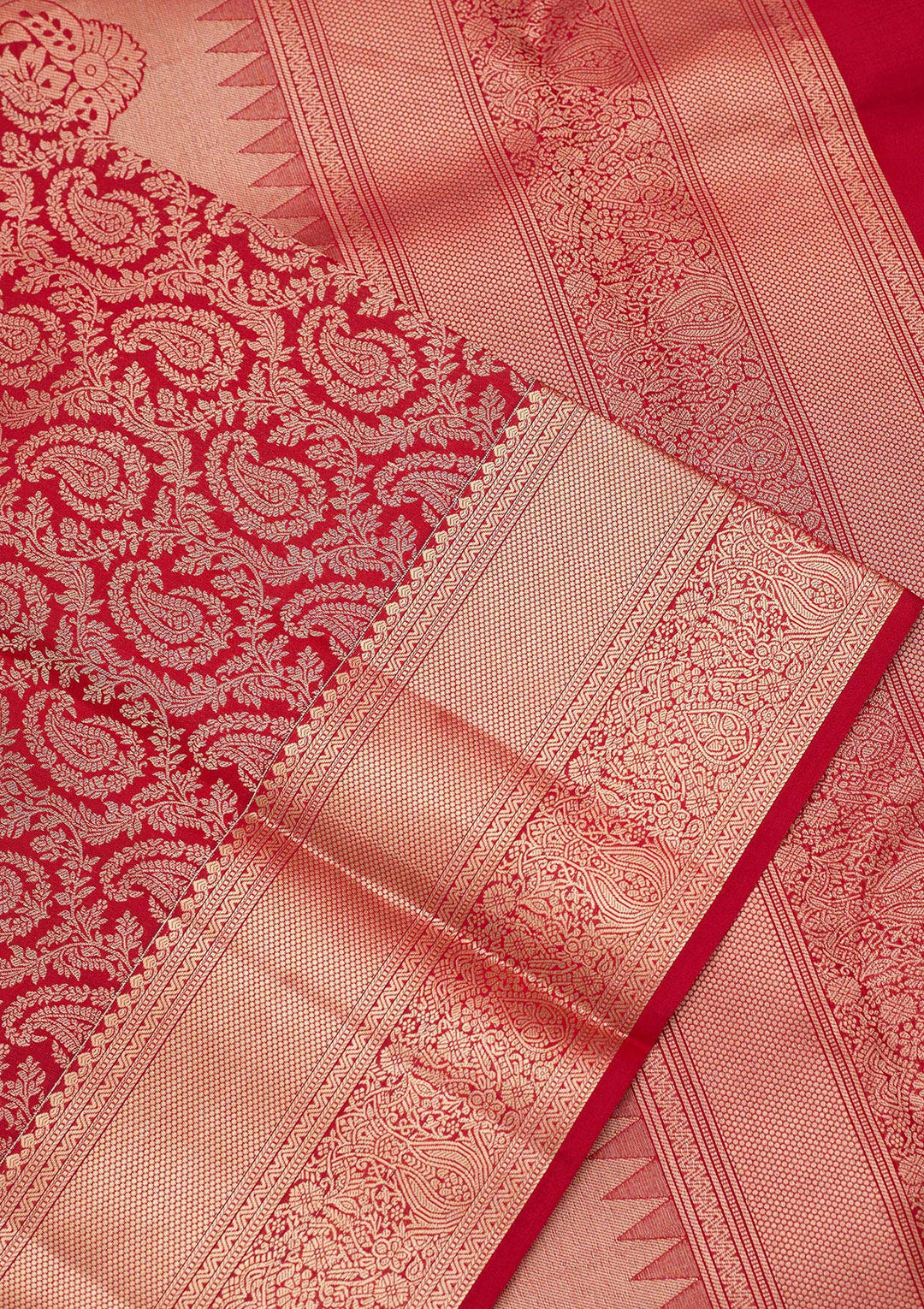 Maroon Pure Silk Jaal Zariwork Saree With Matching Blouse Piece