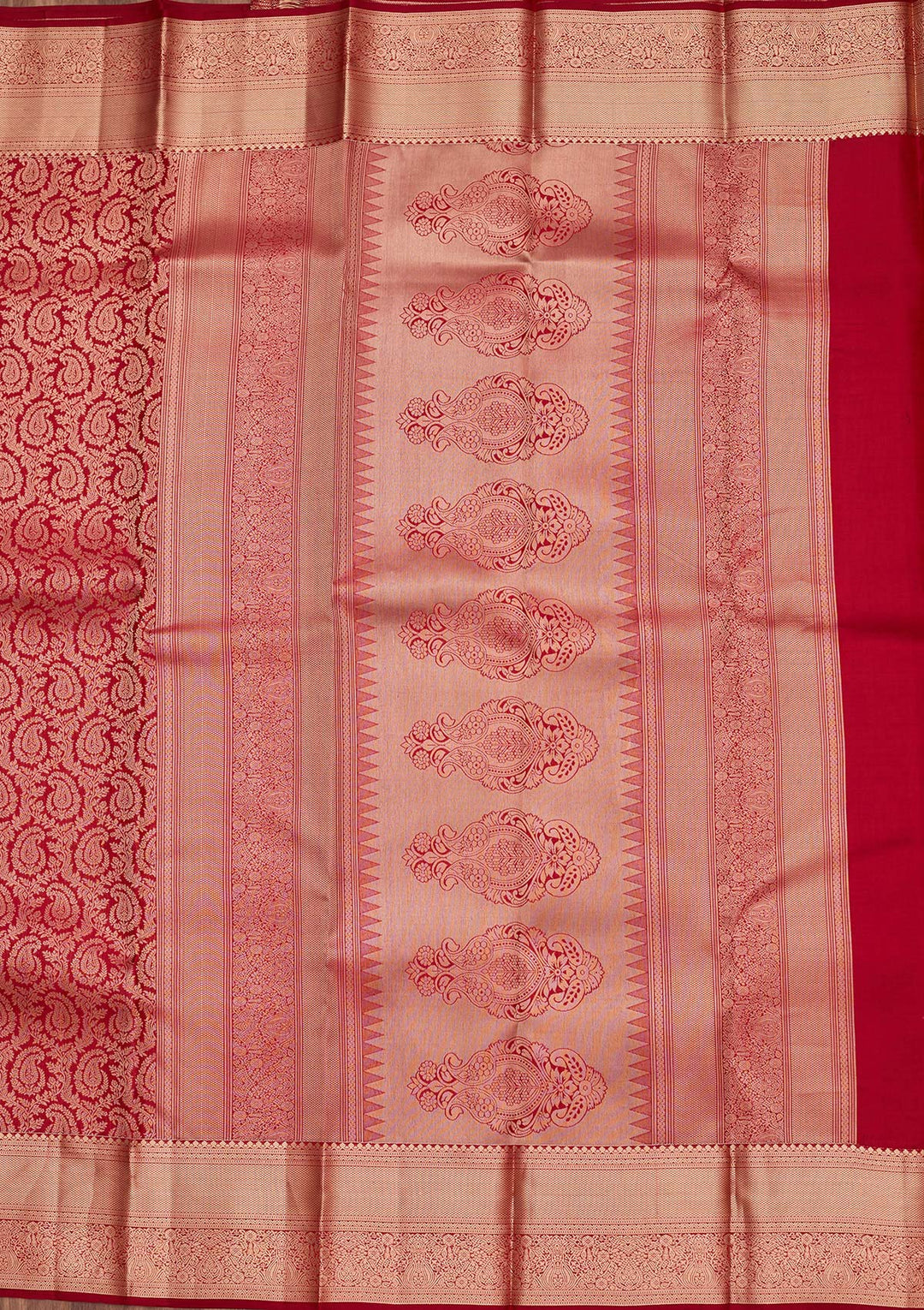 Maroon Pure Silk Jaal Zariwork Saree With Matching Blouse Piece