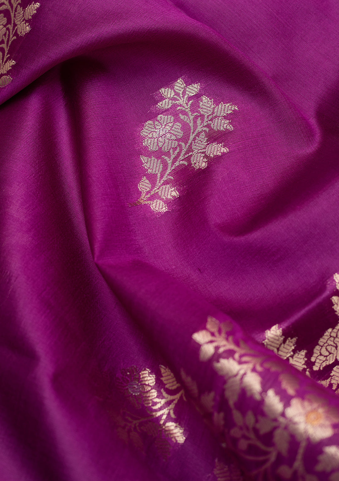 Purple Silk Buti Gold Zariwork Saree With Matching Blouse Piece