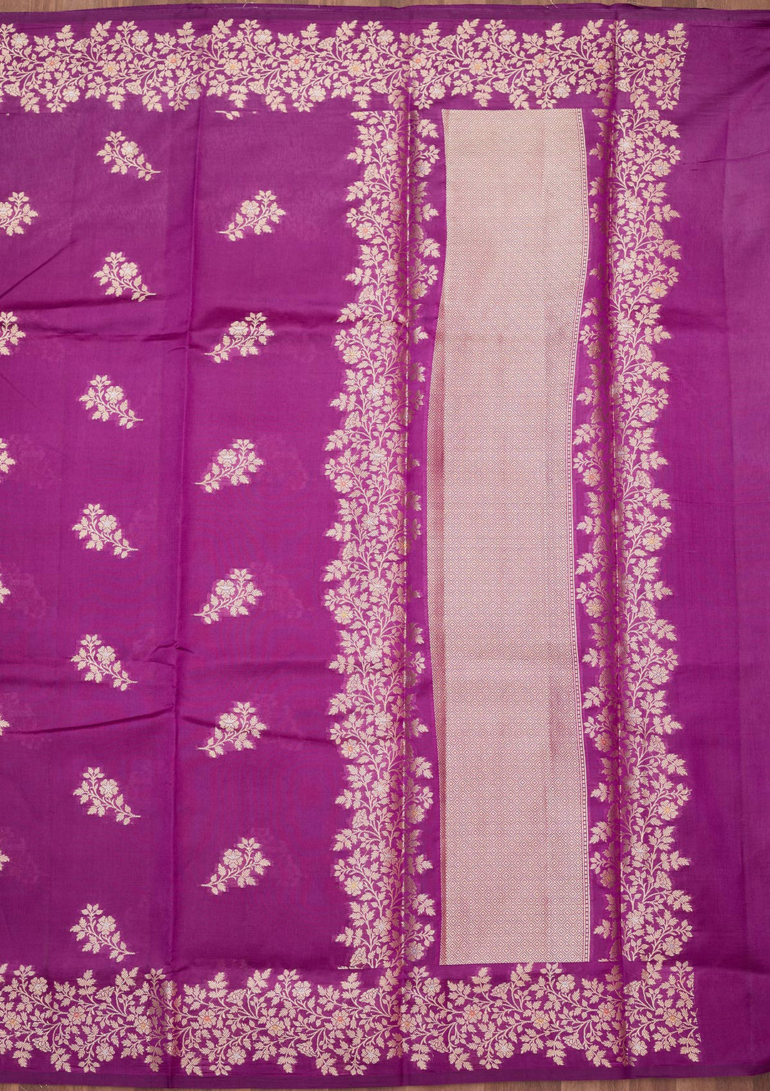 Purple Silk Buti Gold Zariwork Saree With Matching Blouse Piece