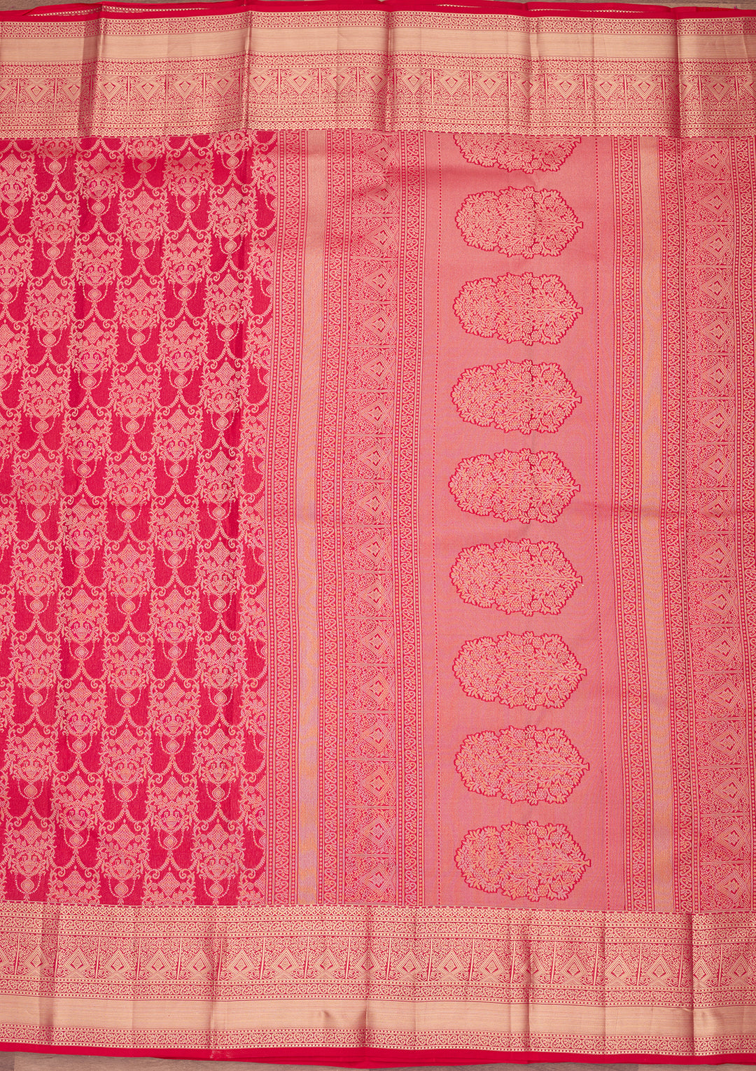 Rani Pink Pure Silk Jaal Zariwork Saree With Matching Blouse Piece