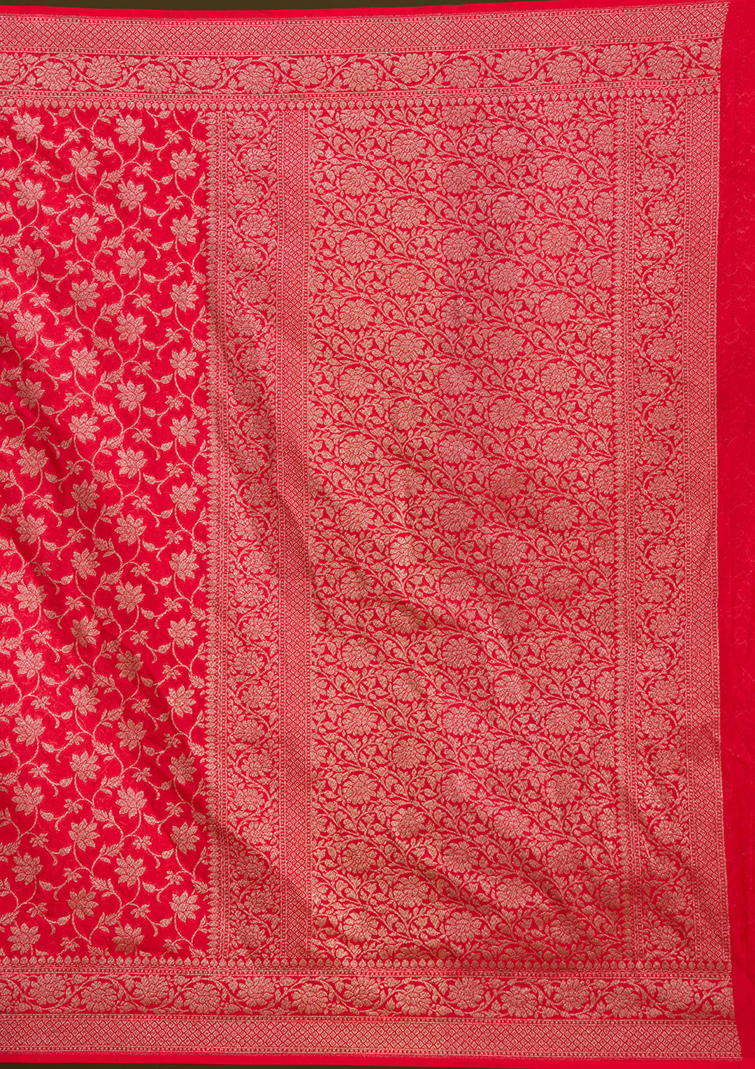 Red Georgette Jaal Gold Zariwork Saree With Matching Blouse Piece