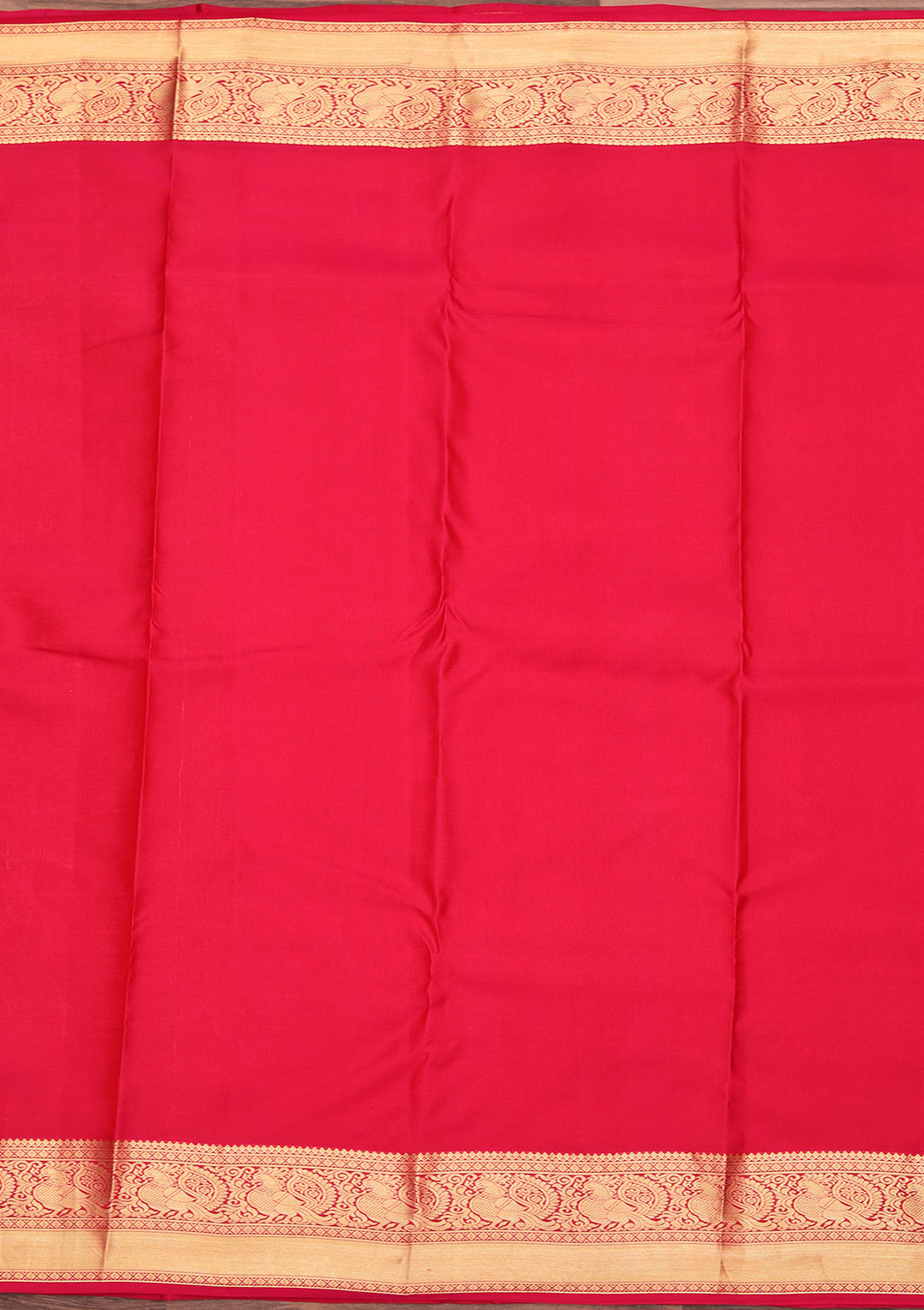 Red Silk Jaal Gold Zariwork Saree With Matching Blouse Piece