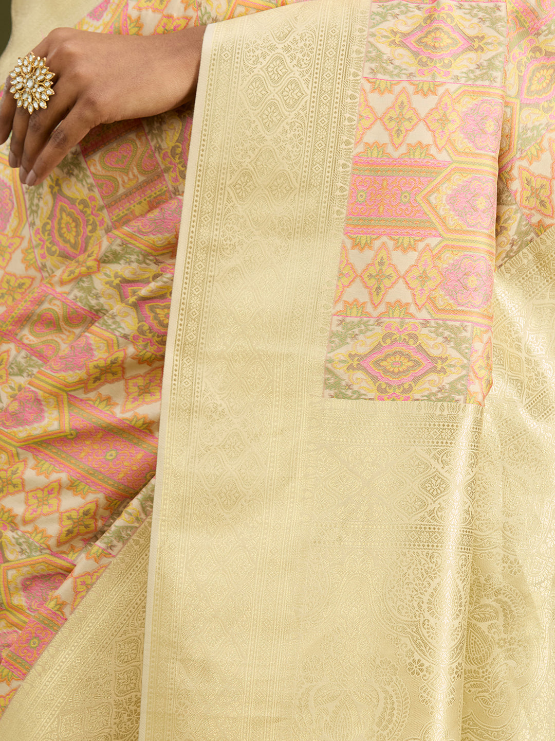 Cream Silk Jaal Printed Saree With Matching Blouse Piece