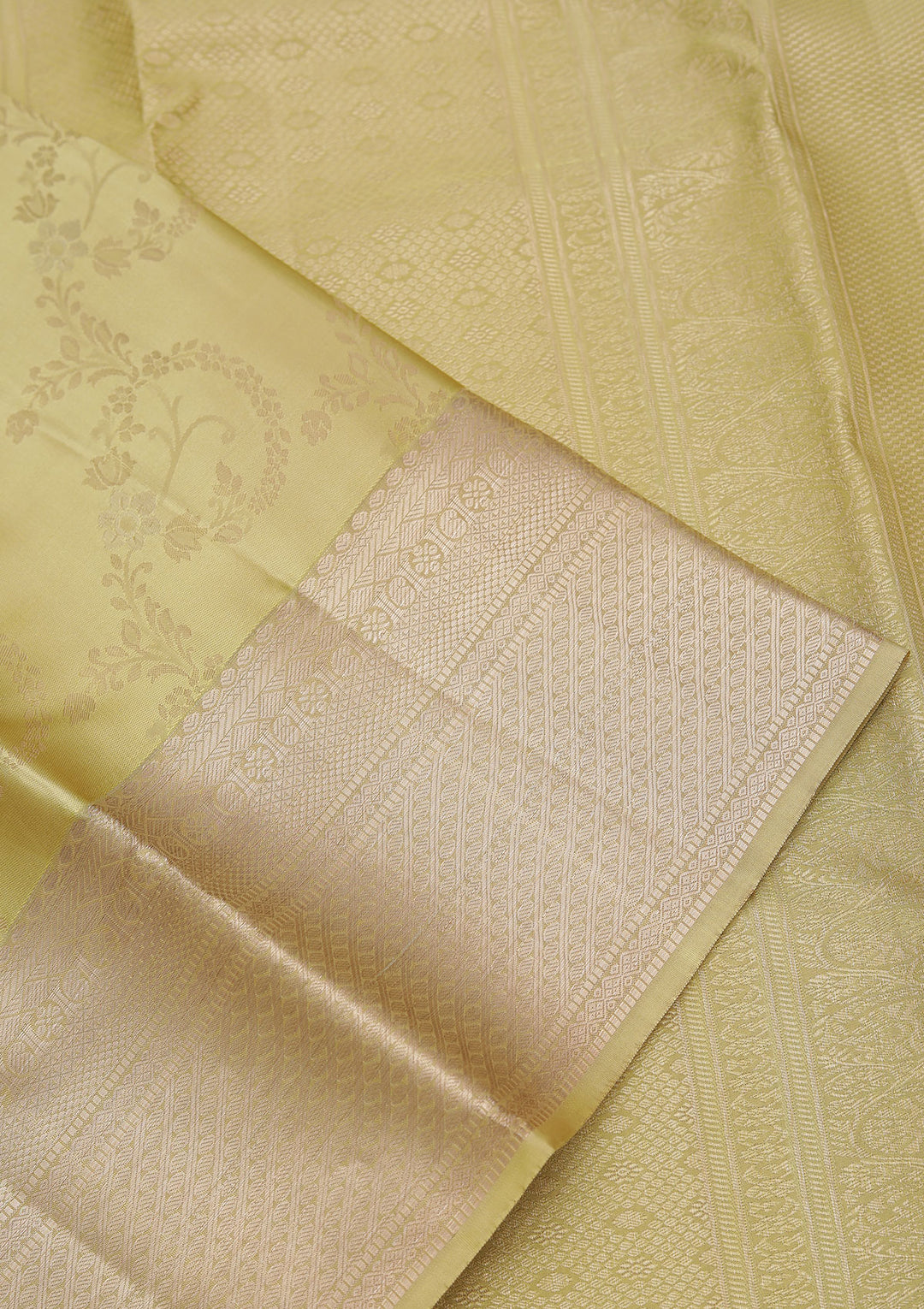 Mehendi Pure Silk Jaal Zariwork Saree With Matching Blouse Piece