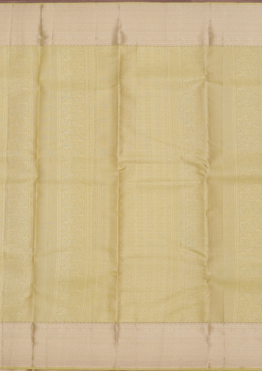 Mehendi Pure Silk Jaal Zariwork Saree With Matching Blouse Piece
