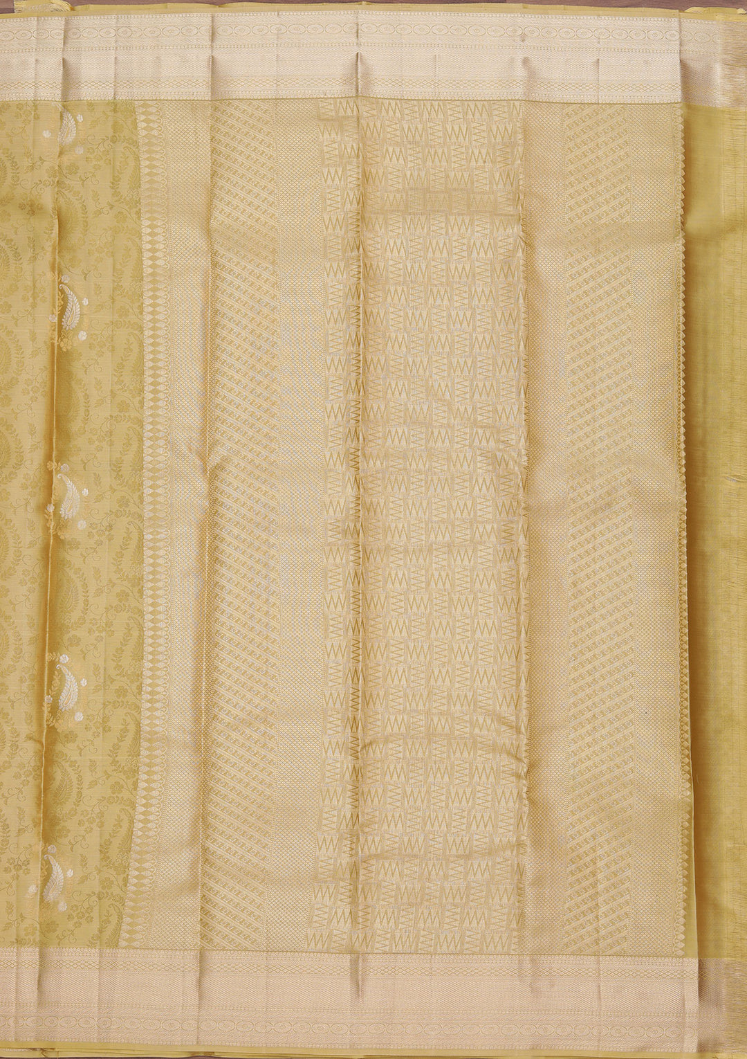 Gold Pure Silk Jaal Zariwork Saree With Matching Blouse Piece