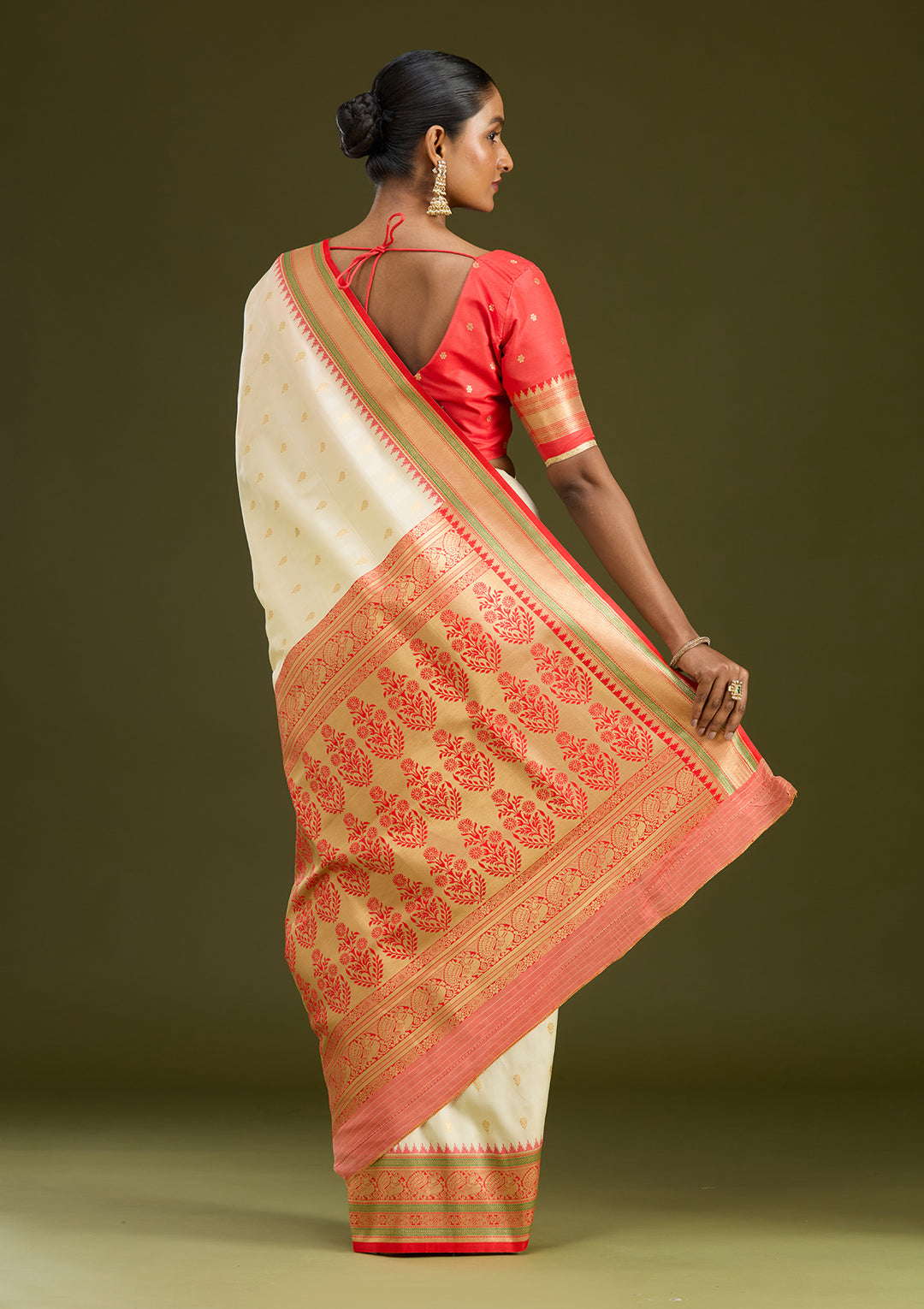 Off White Silk Buti Gold Zariwork Saree With Matching Blouse Piece