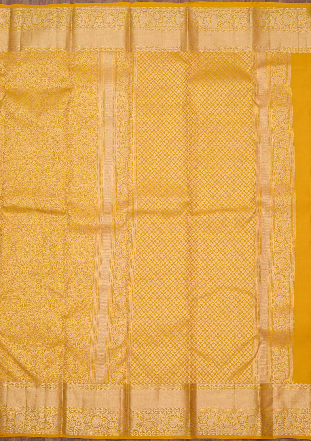 Yellow Pure Silk Jaal Silver Zariwork Saree With Matching Blouse Piece