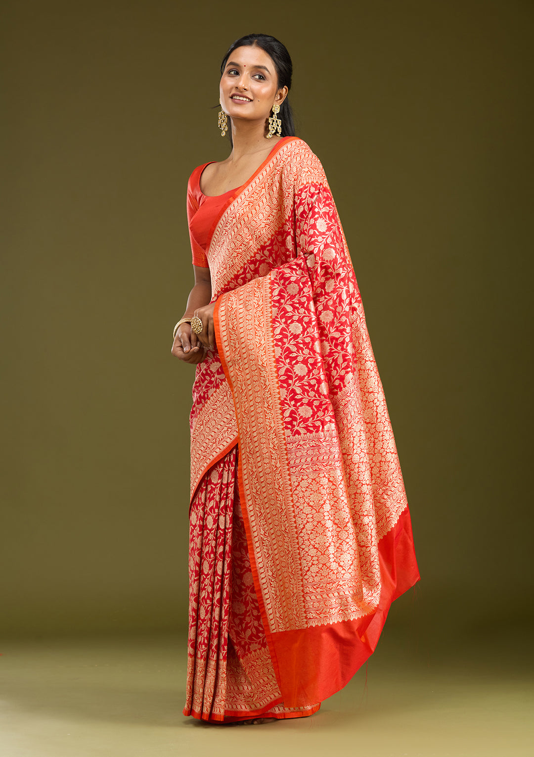 Red Silk Jaal Gold Zariwork Saree With Matching Blouse Piece