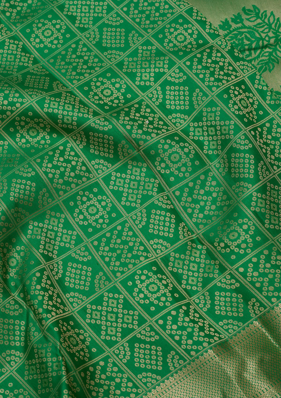 Green Silk Jaal Gold Zariwork Saree With Matching Blouse Piece
