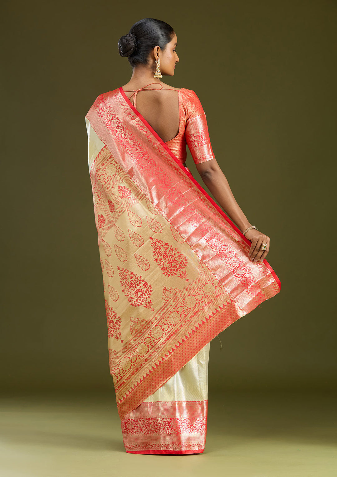 Silver Silk Jaal Gold Zariwork Saree With Matching Blouse Piece