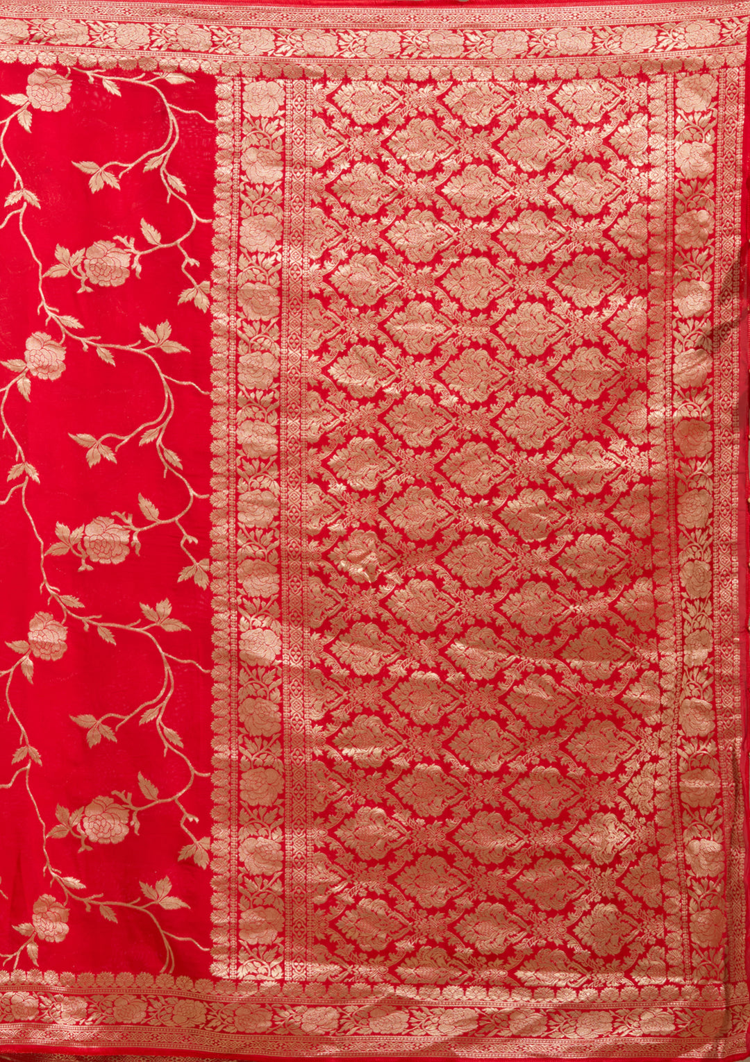 Red Georgette Jaal Gold Zariwork Saree With Matching Blouse Piece