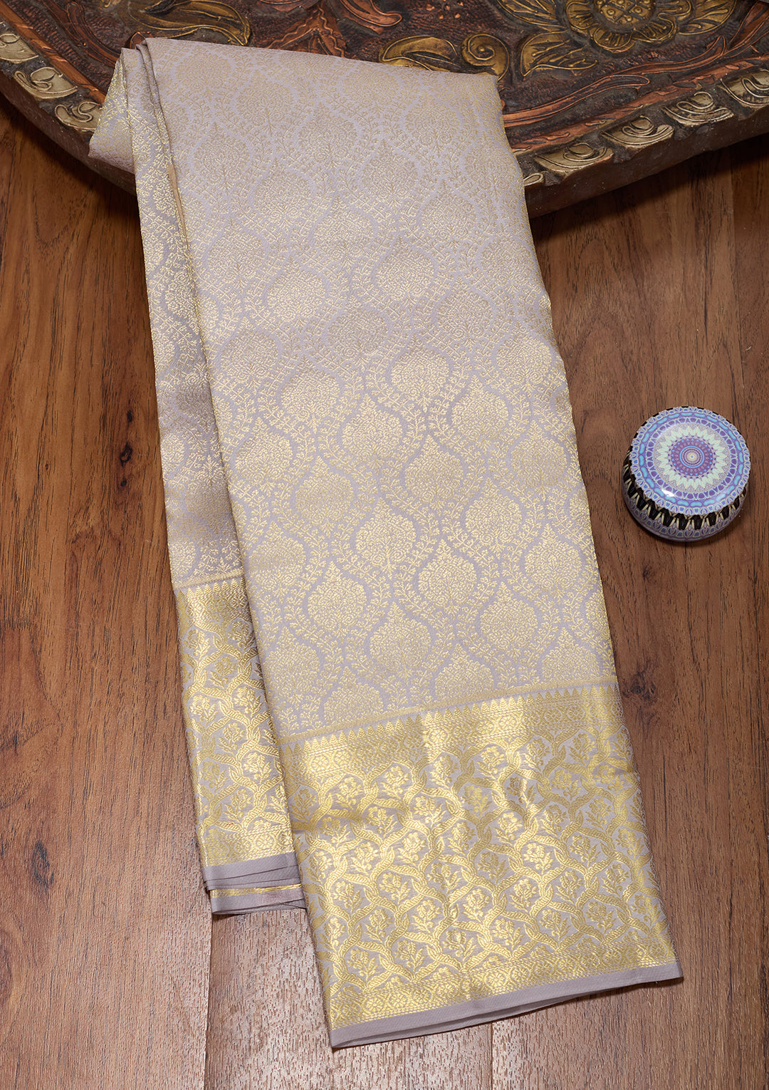Light Grey Pure Silk Jaal Saree With Matching Blouse Piece