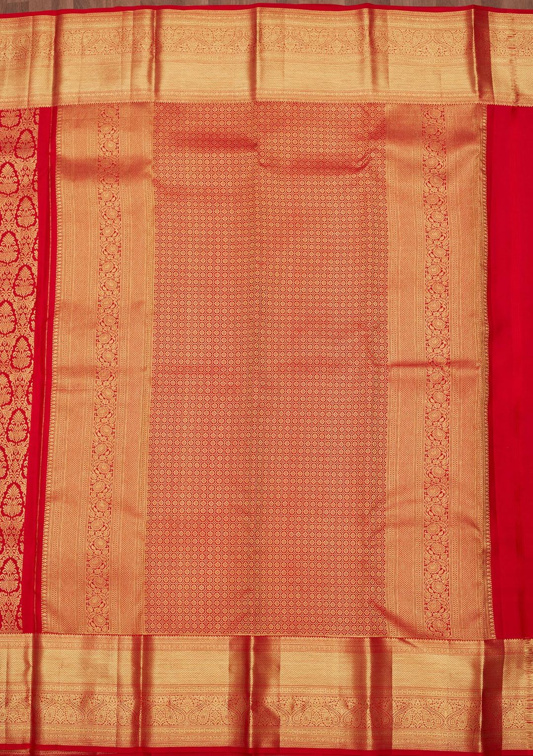 Red Silk Jaal Gold Zariwork Saree With Matching Blouse Piece