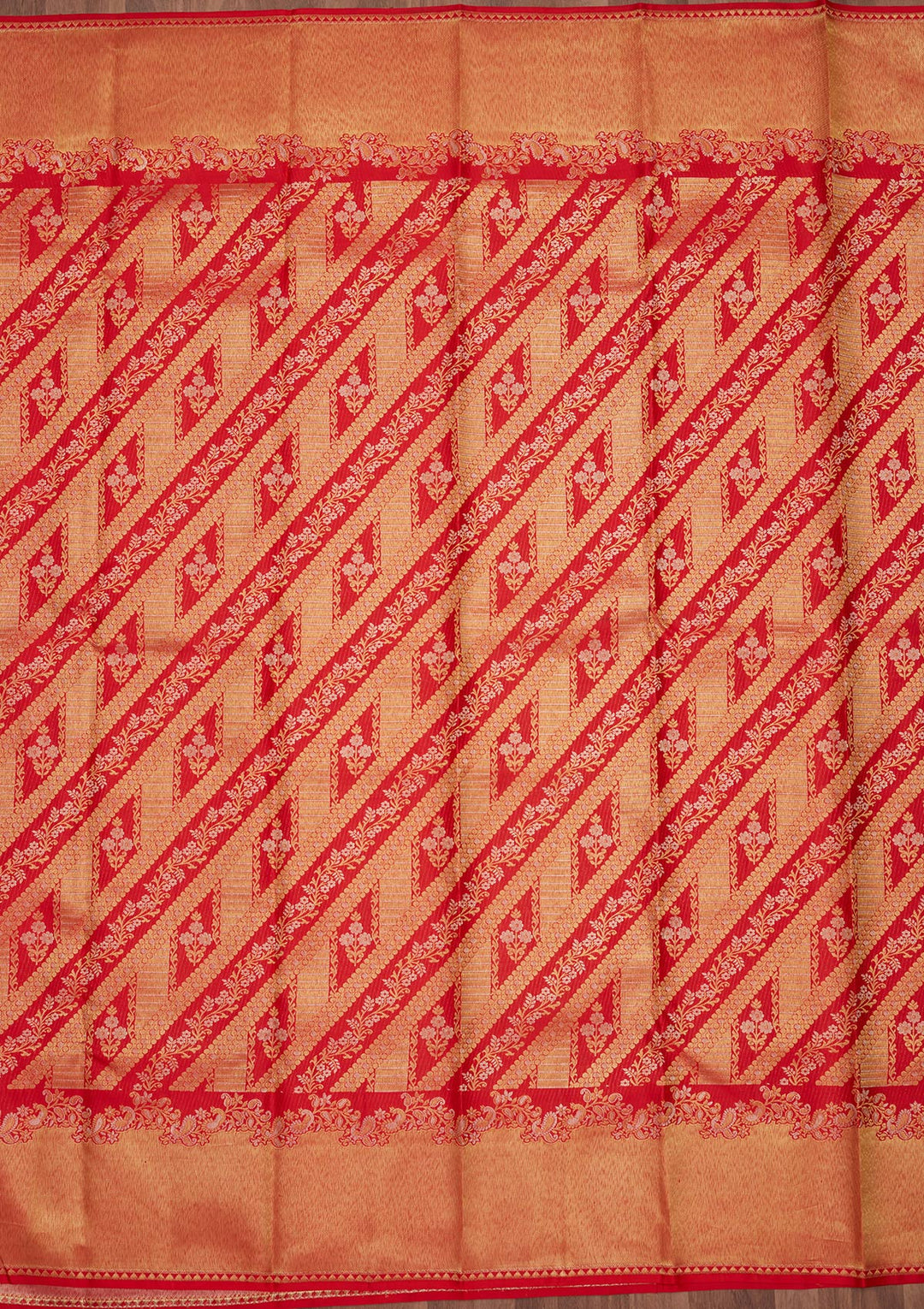 Red Silk Jaal Gold Zariwork Saree With Matching Blouse Piece