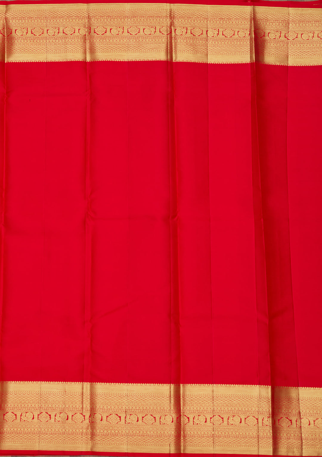 Red Silk Jaal Gold Zariwork Saree With Matching Blouse Piece