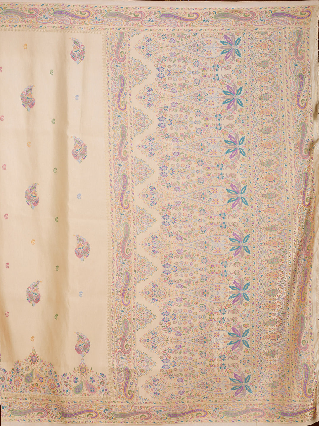 Cream Silk Buti Saree With Matching Blouse Piece