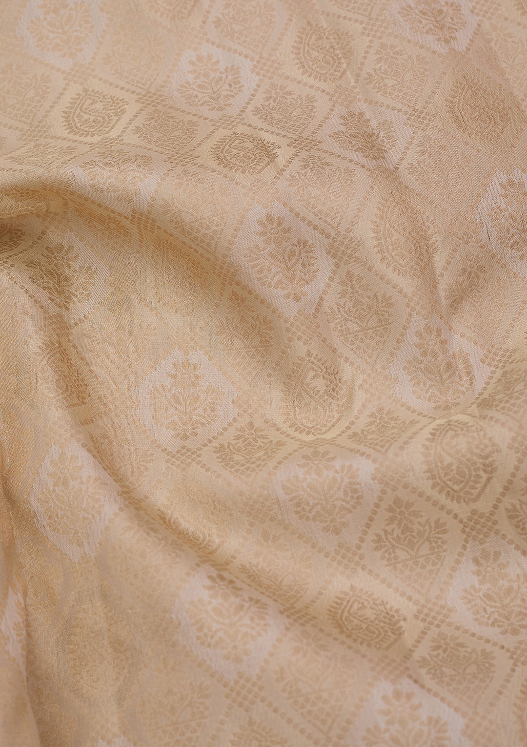 Cream Silk Checks Saree With Matching Blouse Piece