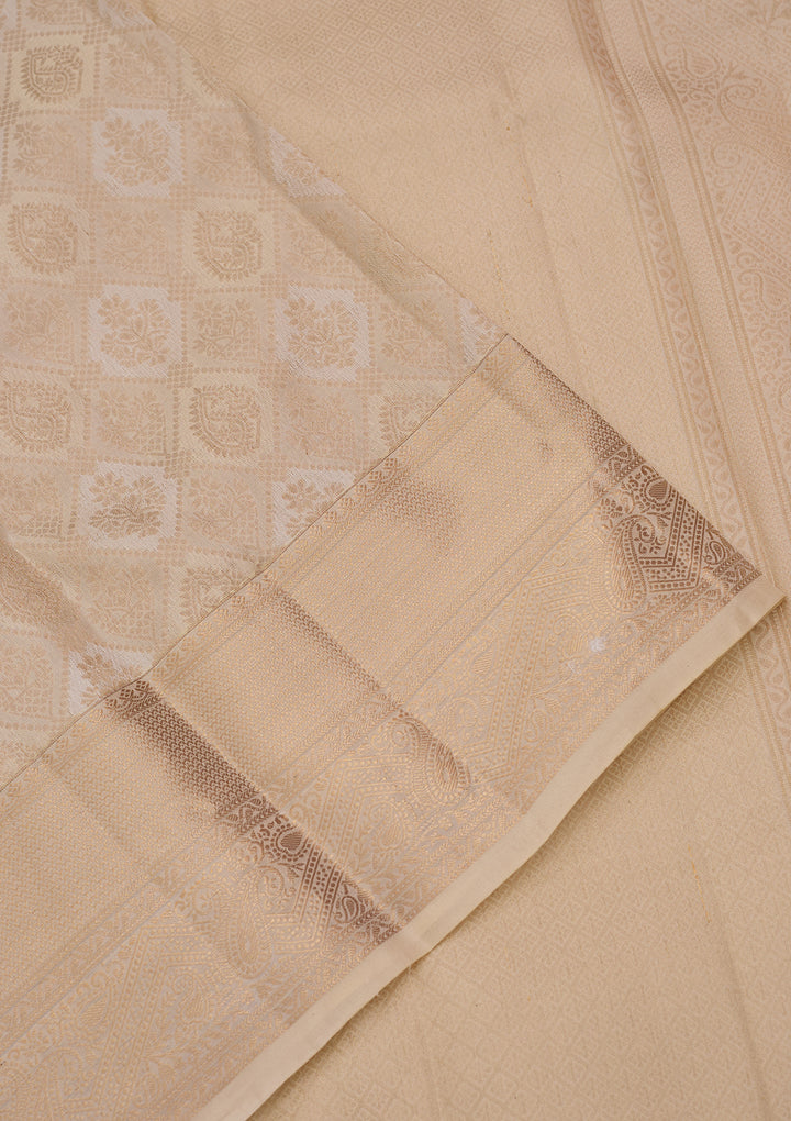 Cream Silk Checks Saree With Matching Blouse Piece