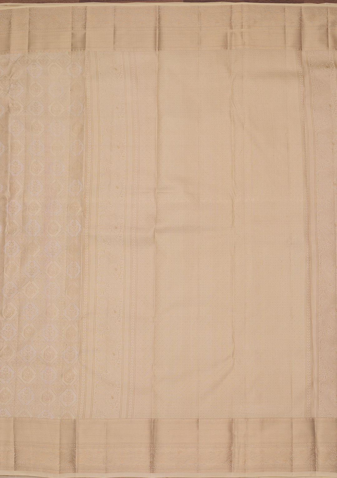 Cream Silk Checks Saree With Matching Blouse Piece