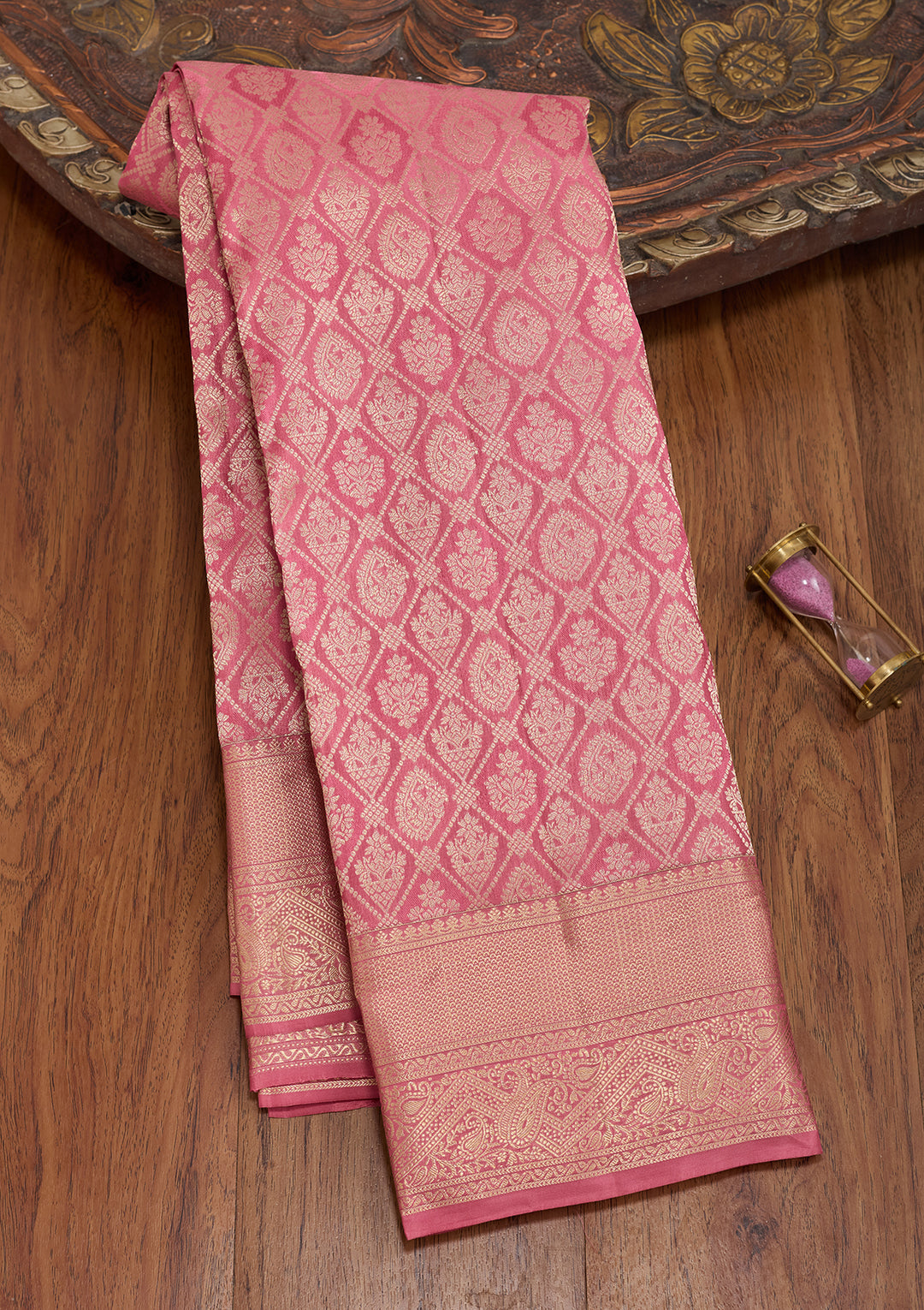 Onion Pink Silk Checks Saree With Matching Blouse Piece