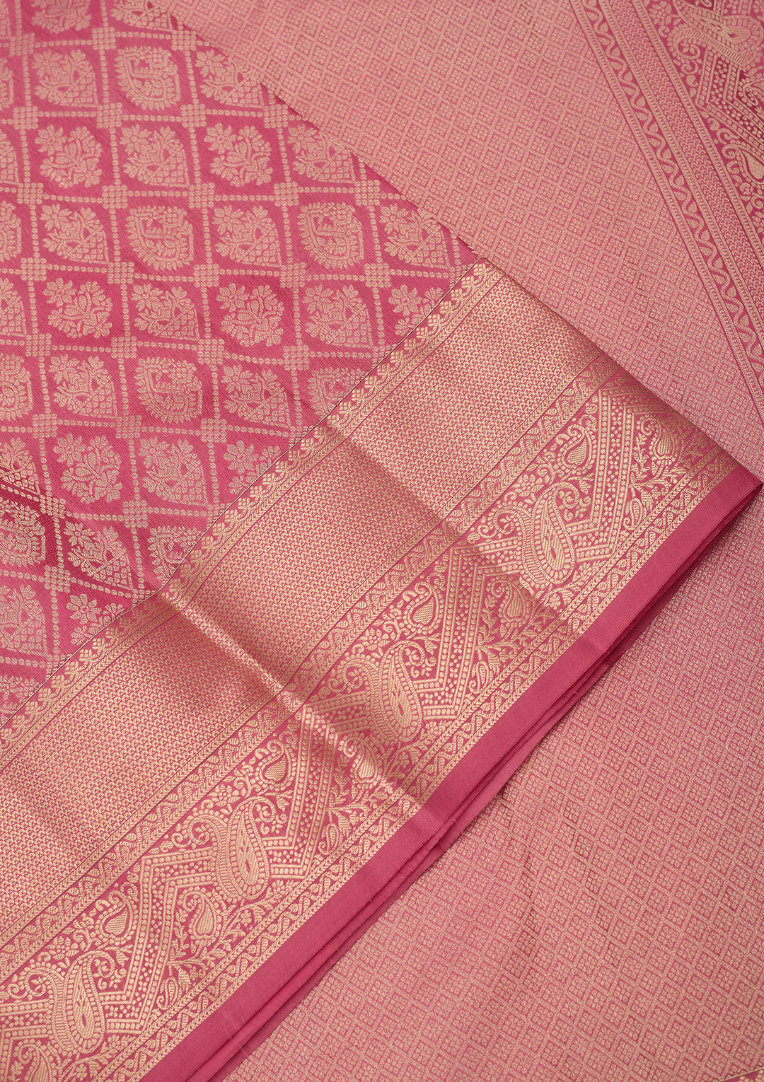 Onion Pink Silk Checks Saree With Matching Blouse Piece