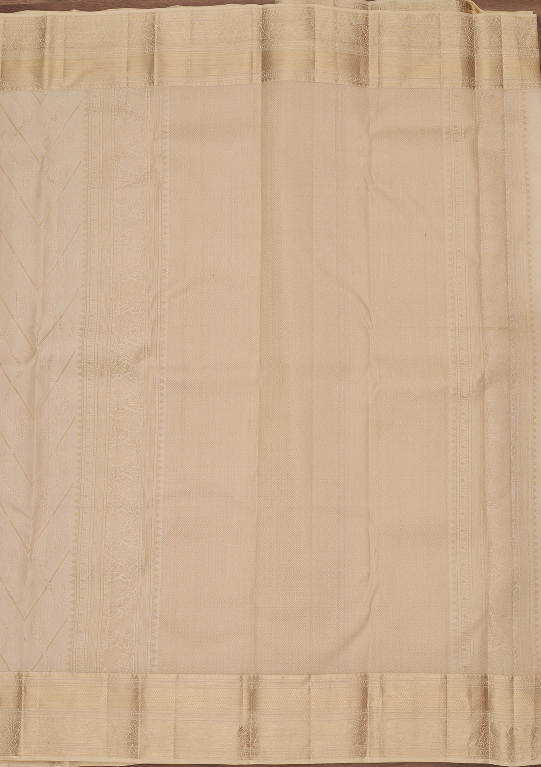 Cream Silk Jaal Saree With Matching Blouse Piece
