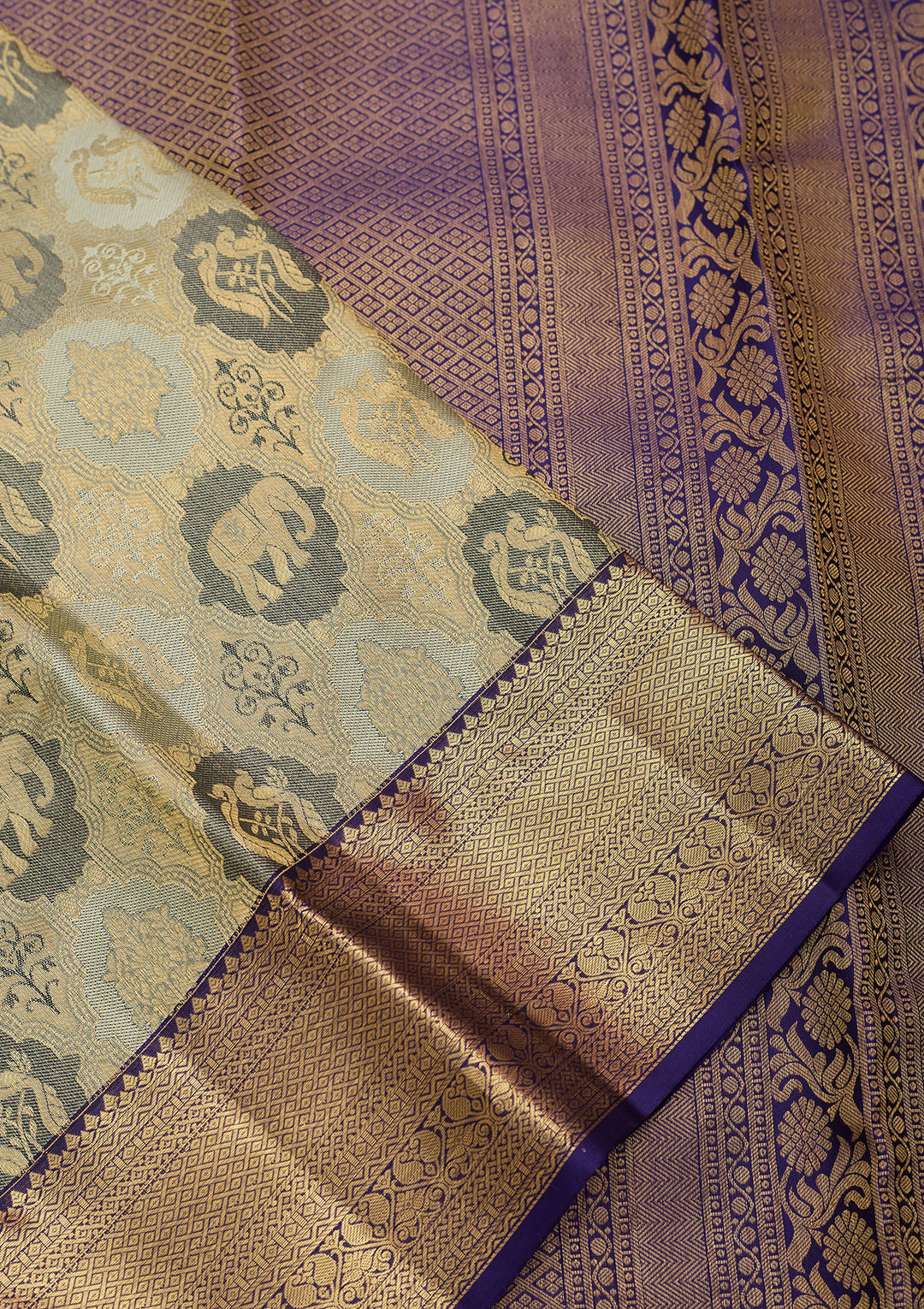 Light Grey Pure Silk Jaal Saree With Matching Blouse Piece