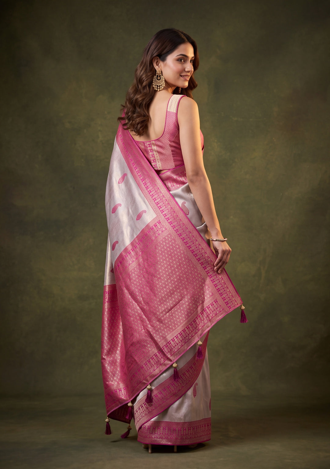Lavender Art Silk Buti Saree With Matching Blouse Piece