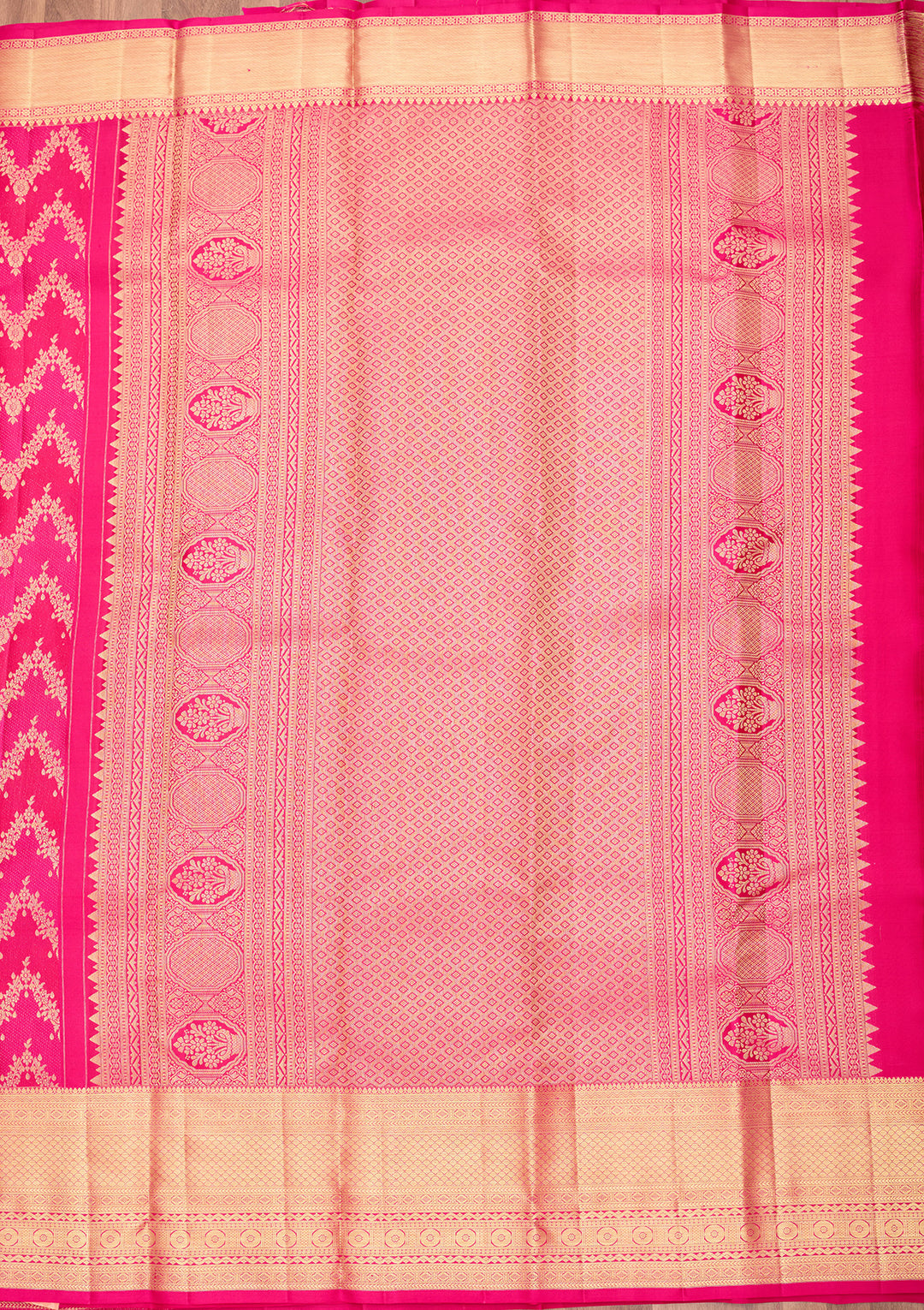 Rani Pink Pure Silk Jaal Saree With Matching Blouse Piece